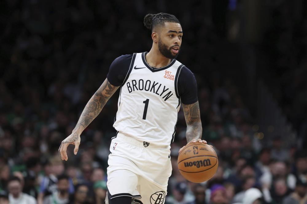 文森特和芬尼-史密斯替补均投进6记三分，成为队史首对达成该成就的二人组.